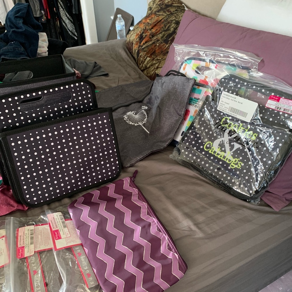 Thirty-One Bundle - Picture 2 of 8